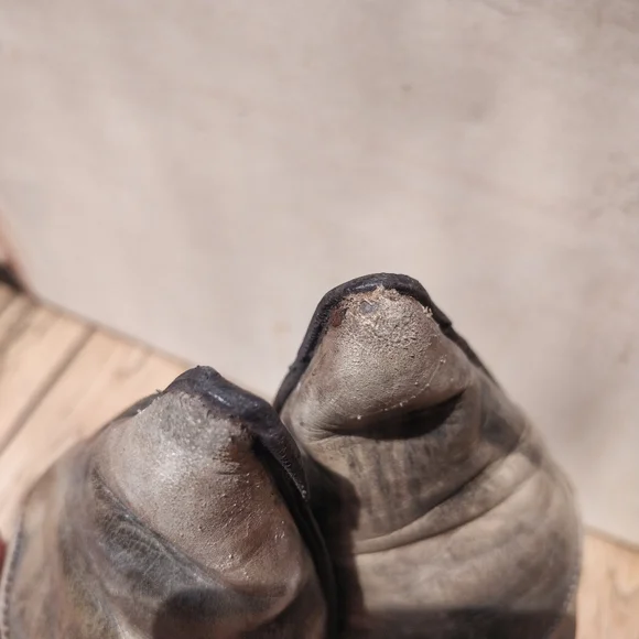 Vintage Italian Pointy Toed Leather Boots - Picture 5 of 12